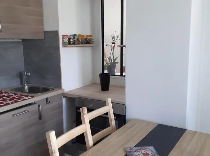 Studio En Plein Centre Ville - 2 A 4 Personnes