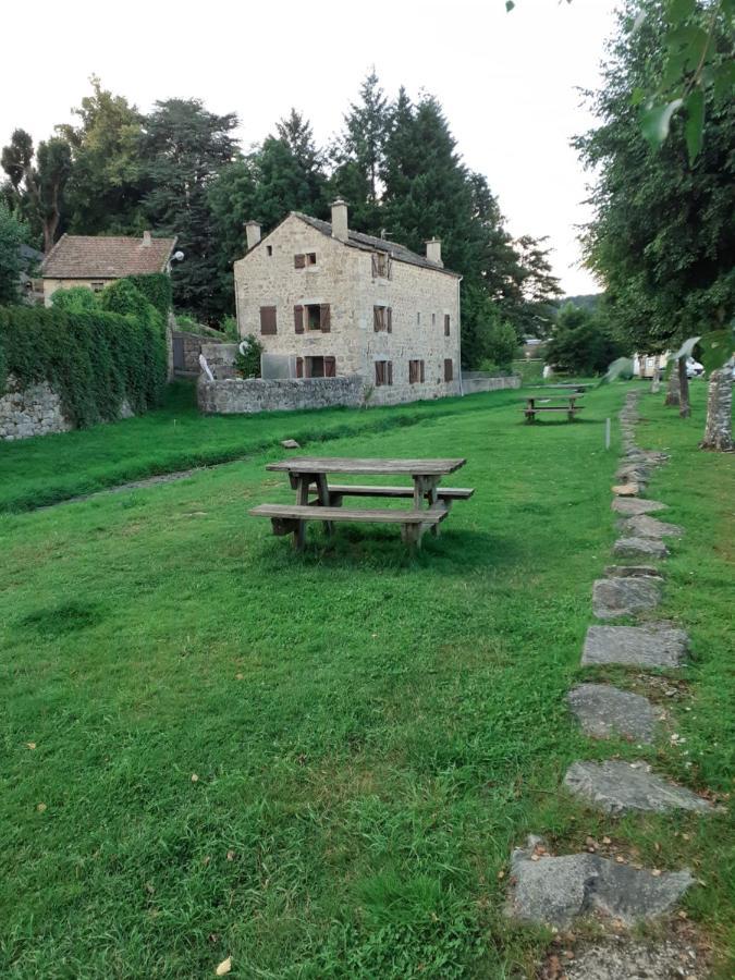 En Plein Centre - 2 A 4 Personnes Apartment Tence