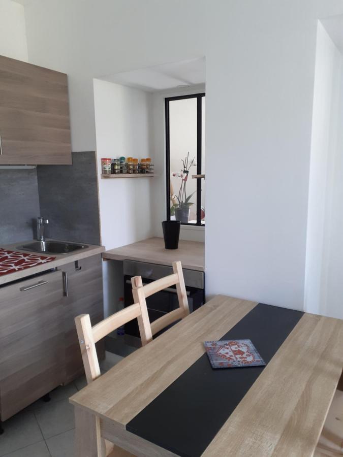 En Plein Centre - 2 A 4 Personnes Apartment Tence